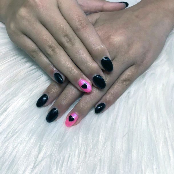 Sexy Cute Black And Pink Gel Nails Heart For Ladies