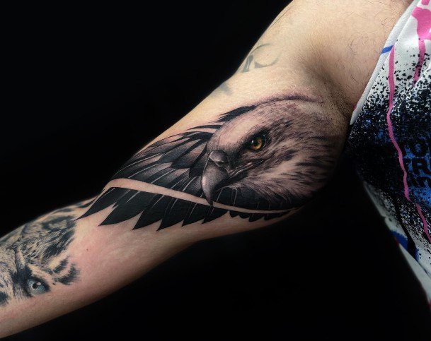 Sexy Eagle Tattoo Designs For Women