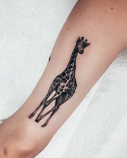 Sexy Giraffe Tattoo Designs For Women