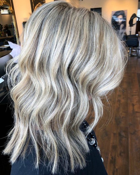 Sexy Platinum Blonde Cool Highlights And Wavy Hairstyle Inspiration For Girls