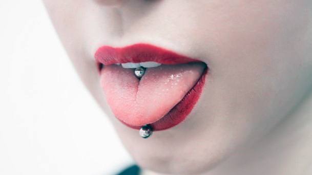 Sexy Popular Tongue Ring Piercing Ideas For Women