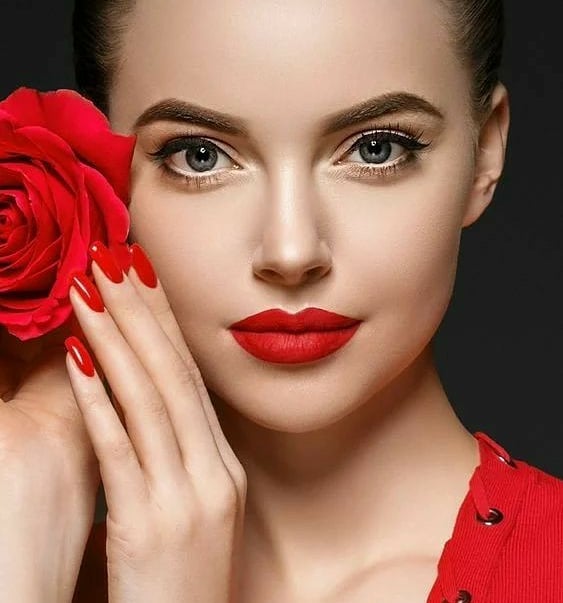Sexy Red Makeup Looks Women