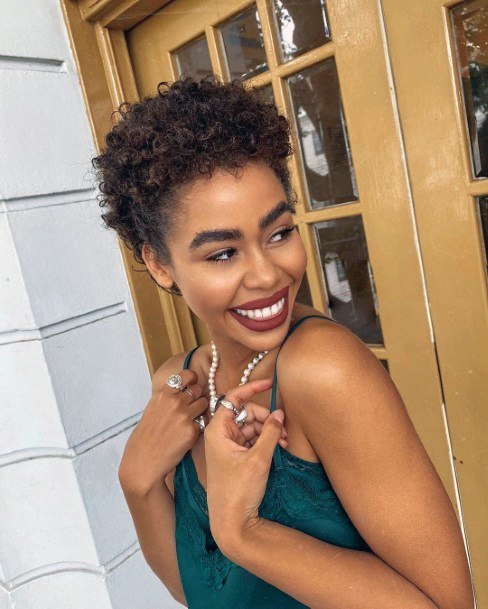 Sexy Short Curly Hairstyle For Black Women