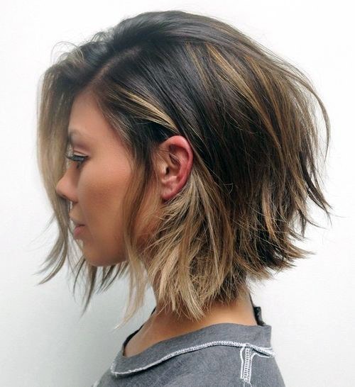 Sexy Short Messy Hairstyle For Women With Highlights And Layers