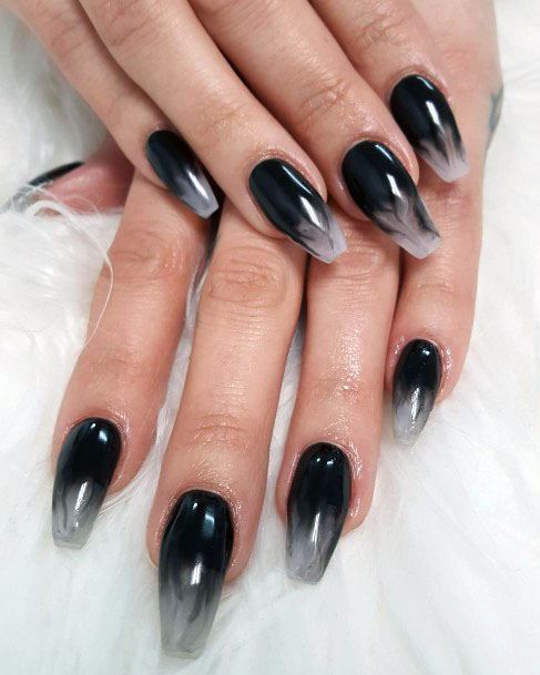 Sexy Smokey Black And White Gel Naile Design For Women