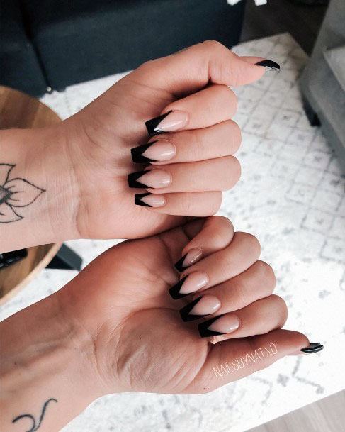 Sexy Sophisticated Black Gel Tip Nail Design For Girls