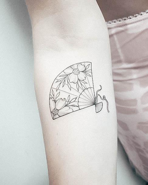 Sexy Tiny Tattoo Designs For Women