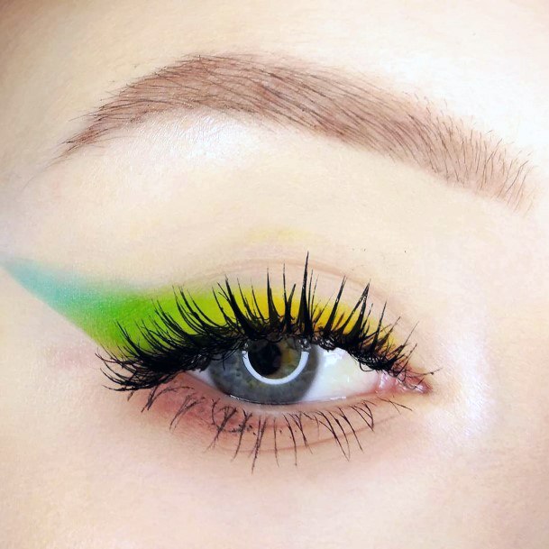 Sharp Green Winged Eyeshadow Ideas Women