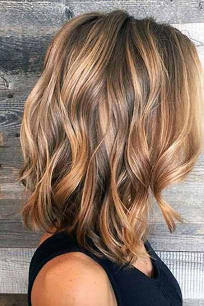 Shimmery Golden Hairstyle For Women