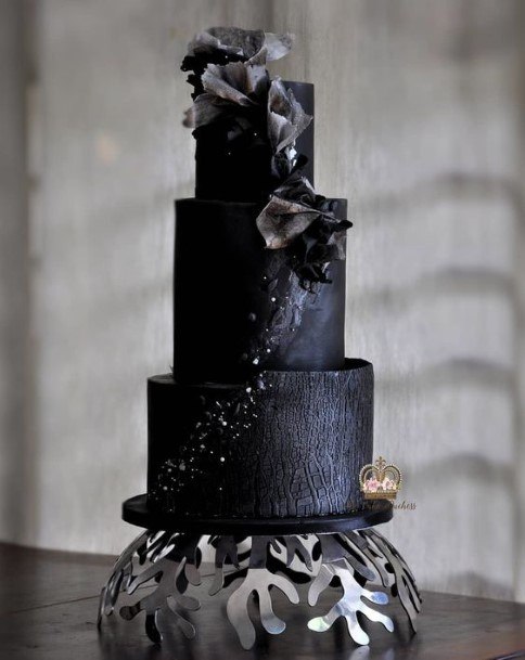 Shining Black Cake Wedding