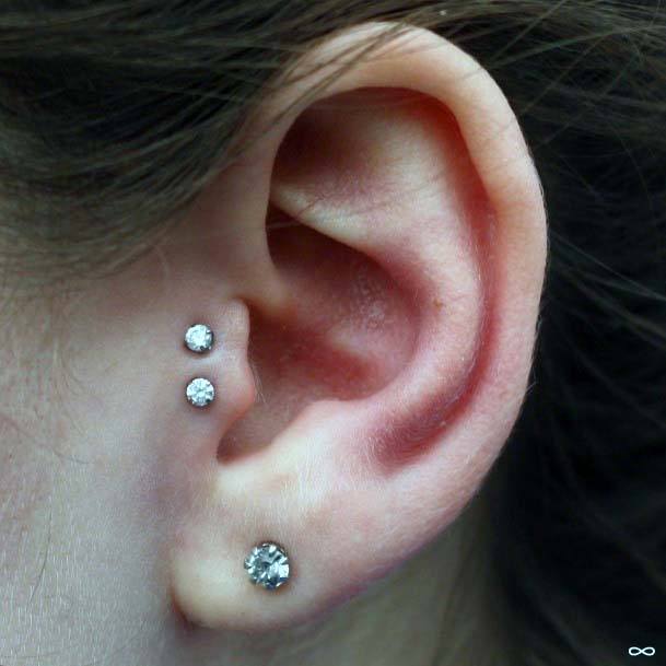 Shiny Cute Double Tragus And Large Diamod Lobe Piercing Ideas For Women