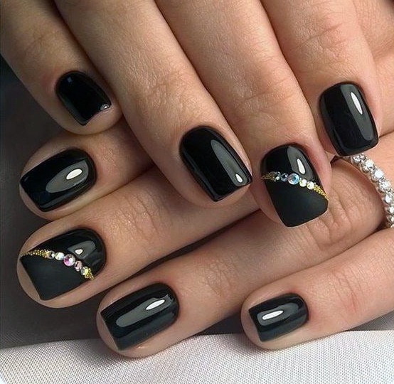 Shiny Short Black White Jewel Nail Decoration Ideas For Ladies