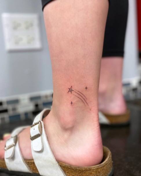 Shooting Staric Womens Shooting Star Tattoo Designs