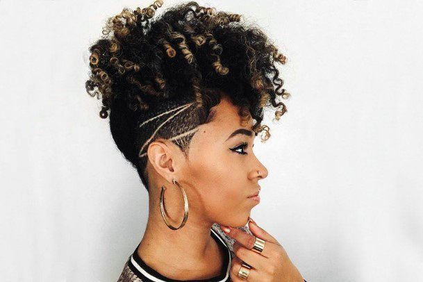 Short Curly Hairstyle With Golden Highlights For Black Women