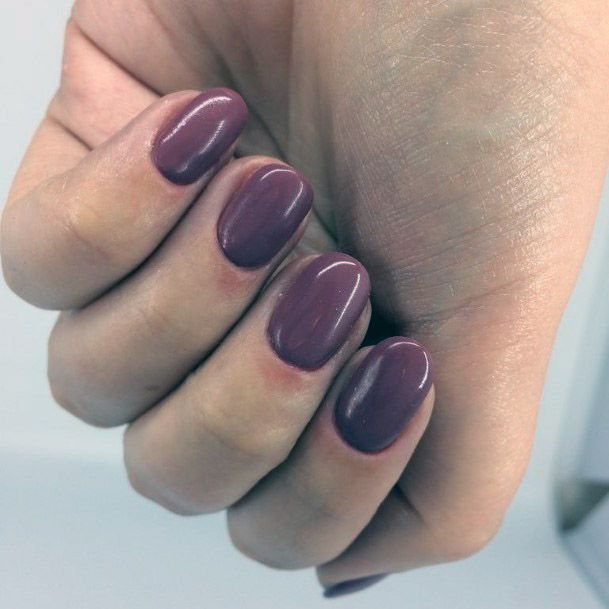 Short Magenta Nails Women