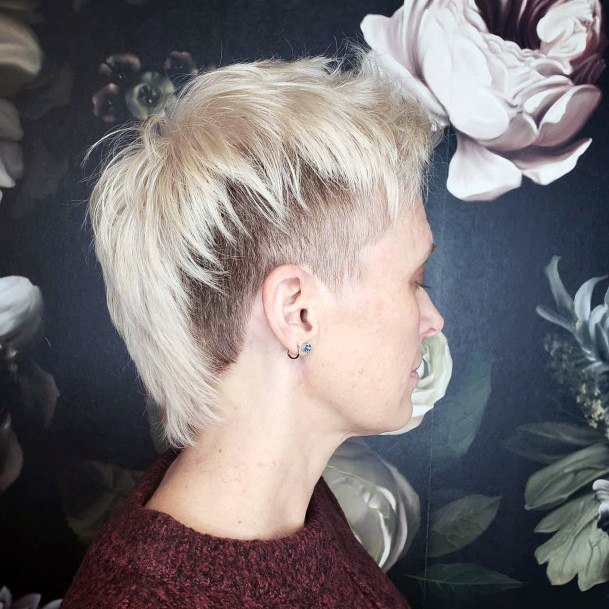 Short Shag Mohawk With Shaved Side Hairstyle Ideas For Women