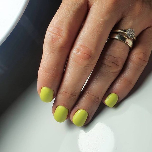 Short Yellow Womens Nails