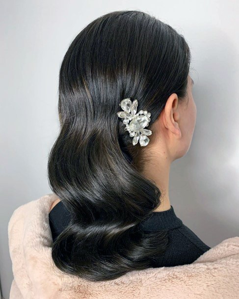 Shoulder Length Neat Old Hollywood Waves Hairstyle On Woman Glamor