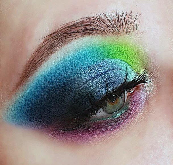 Show Off Blue And Green Eyeshadow Women