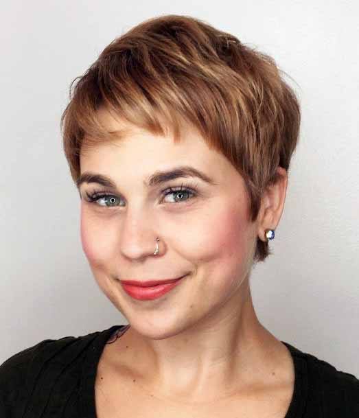 Side Parted Tawny Pixie Cut Women Hair