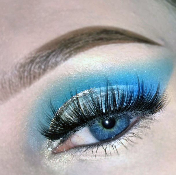 Silver Lined Light Blue Eyeshadow Women