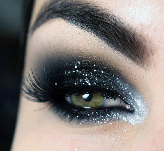 Silvery Edge Black Eyeshadow Women