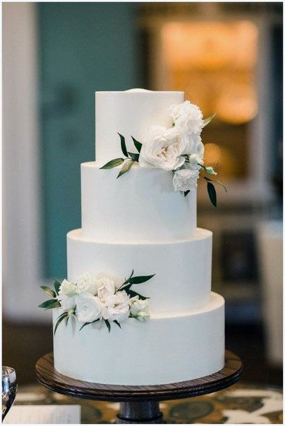 Simple And Elegant White Cake Wedding Decor