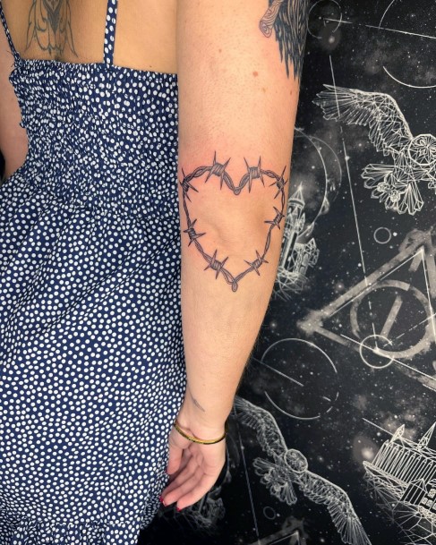 Simple Barbed Wire Tattoo For Women