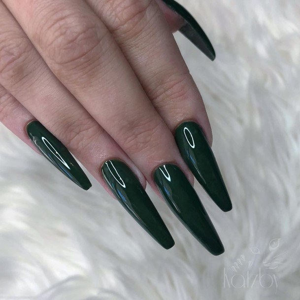 Simple Emerald Green Nail For Women