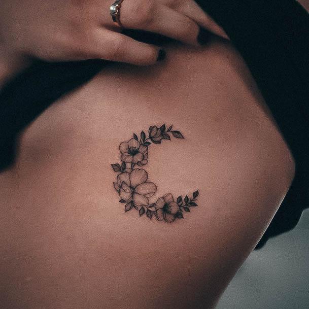 Simple Flower Tattoos Feminine Ideas