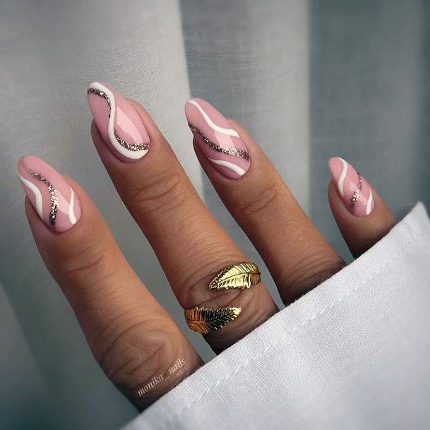 Simple Gold Dress Nail For Women