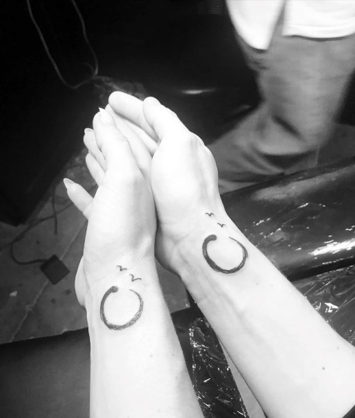 Simple Loop Sister Tattoo Wrist Women