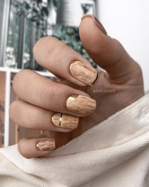 Simple Metallic Gold Nail For Women