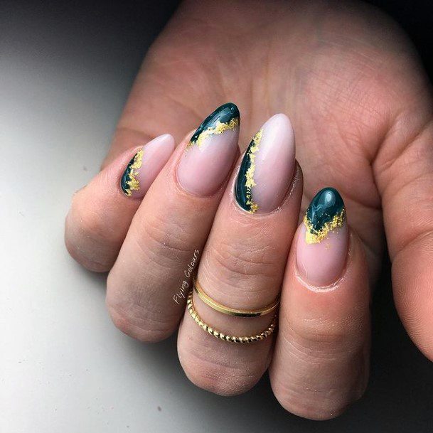 Simple Round Nails Green Gold Design