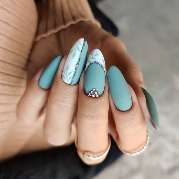 Simple Vacation Nail For Women