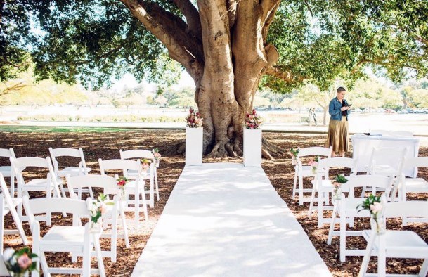 Simple Wedding Decorations Below Tree