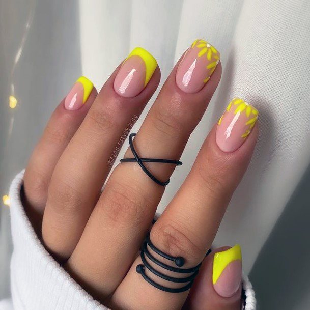 Simple Yellow Summer Nail For Women