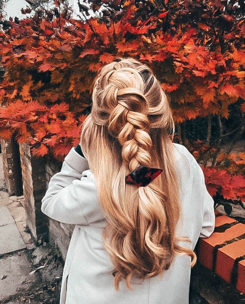 Simplistic Fall Hairstyles For Girls