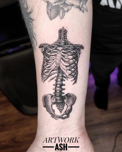 Skeleton Tattoo Feminine Designs