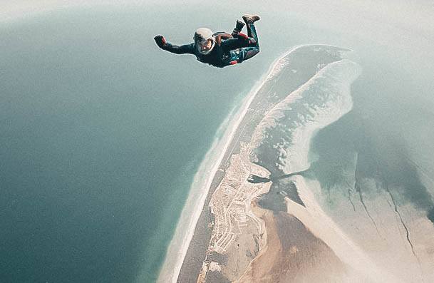 Skydiving Date Ideas That Thrill