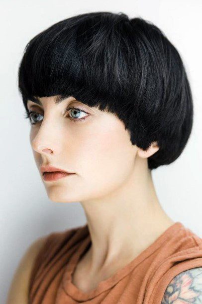 Sleek And Shiny Textured Black Pageboy Womens Hairstyle Idea