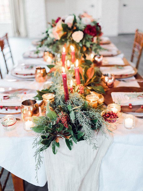 Sleek White Christmas Greenery Center Piece Ideas For Wedding