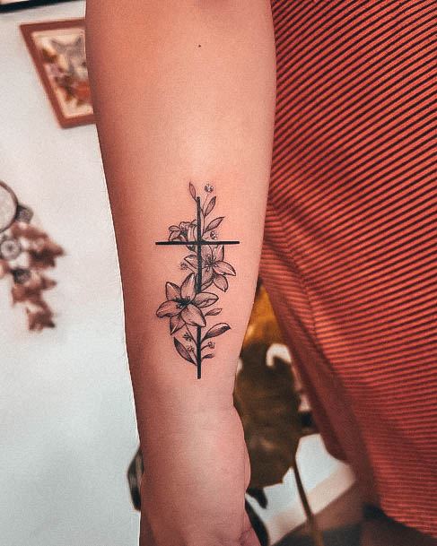 Small Cross Womens Tattoo Designs