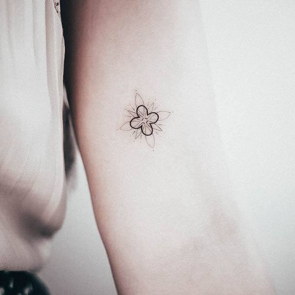 Small Flower Tattoos Feminine Ideas