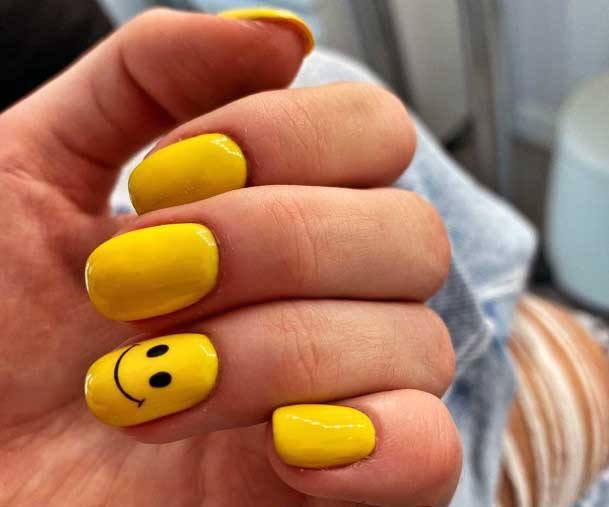 Smiley Yellow For Women Nails