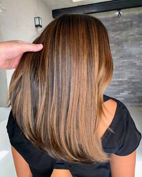 Smooth Caramel Blonde Hairstyle For Women