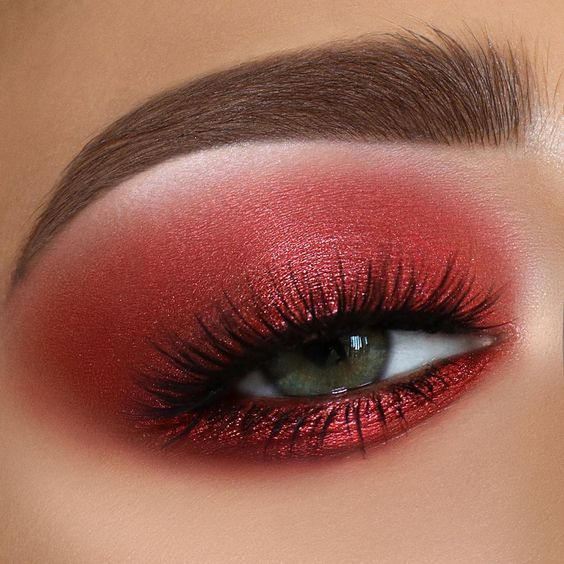 Smudged Red Makeup Looks For Women On Eyes