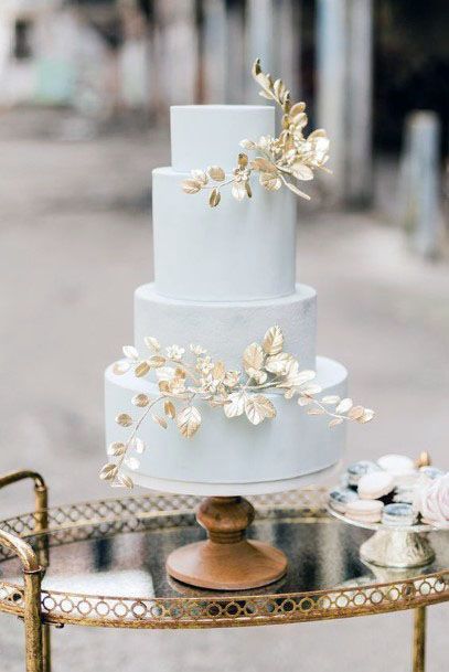 Snow White Elegant Cake Wedding Decor Ideas