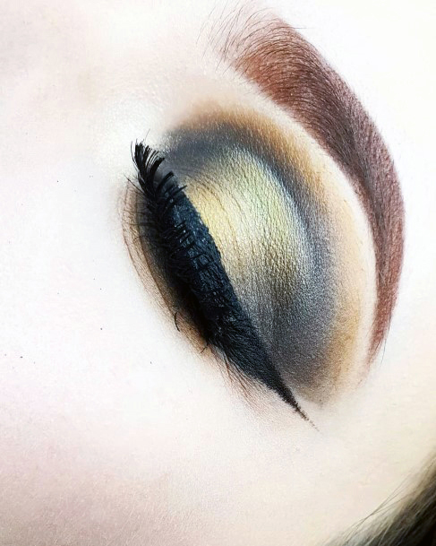 Solid Gold Eyeshadow With Black For Women