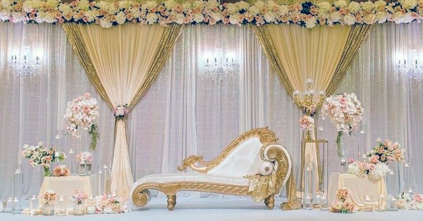 Solid Gold Themed Wedding Stage Decorations